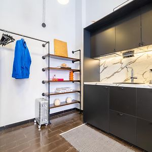 Deluxe Studio